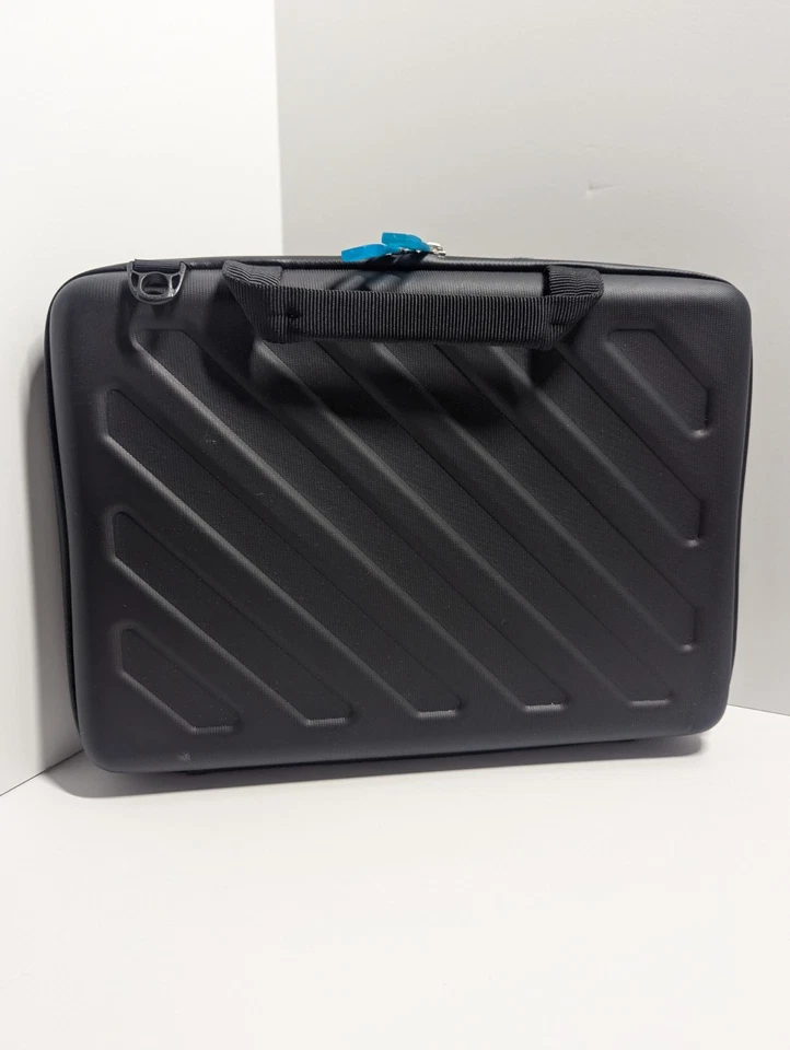 Thule Gauntlet 15" Hard Shell Laptop Case Bag – Shoulder Strap New Without Tags - Image 2 of 4