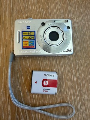 Sony Cyber-shot DSC-W50 6.0MP Digital Camera - Silver