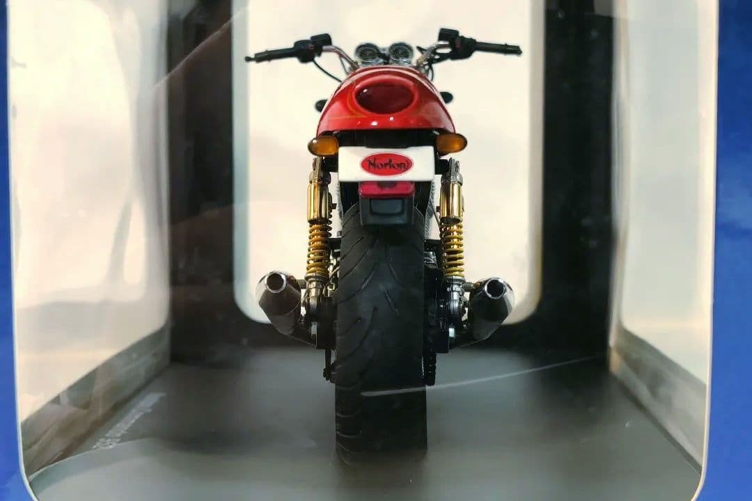 Autoart Norton Commando 952 1/12 Scale Red Motorcycle Model New | eBay