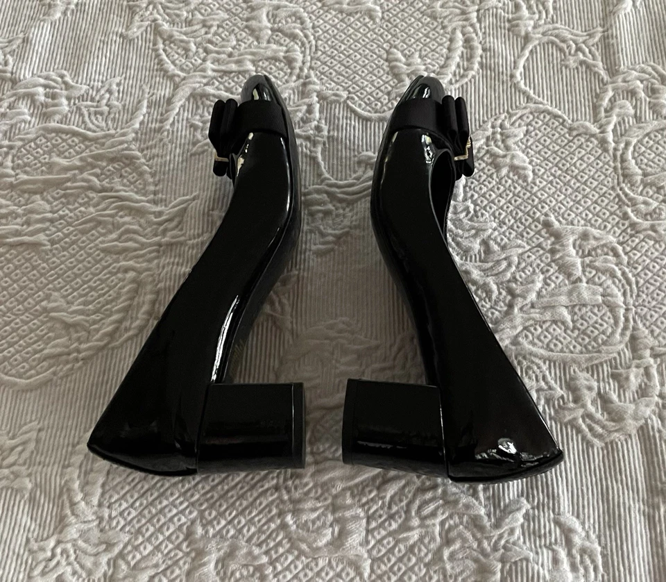 Zapatos de salón Tory Burch con lazo de cinta charol negro tacón bloque zapatos de carrera damas talla 5M Foto 3 de 4