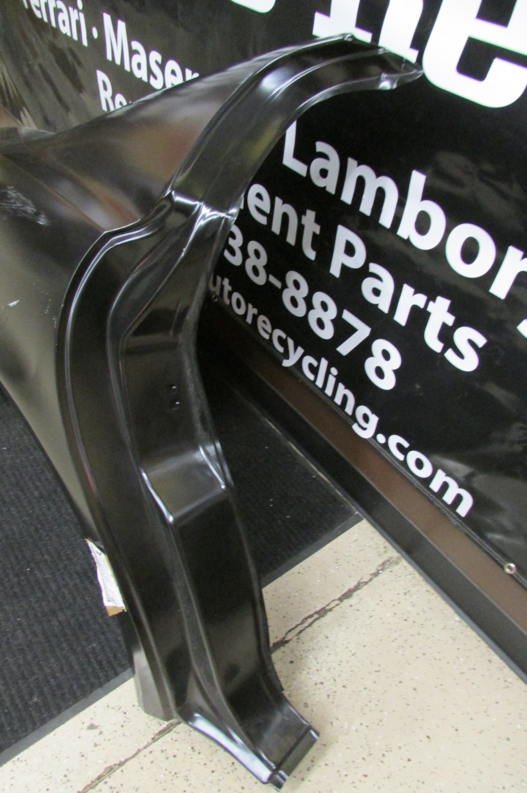 Maserati Quattroporte, RH Rear Quarter Panel, Dent/Scratch, New, P/N 980139327