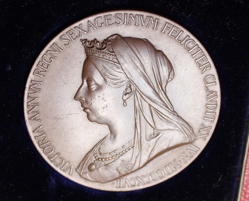 * 1897 CORONATION JUBILEE CASED OFFICIAL 56MM MEDAL QUEEN VICTORIA SCARCE #GJL02 - Picture 12 of 17