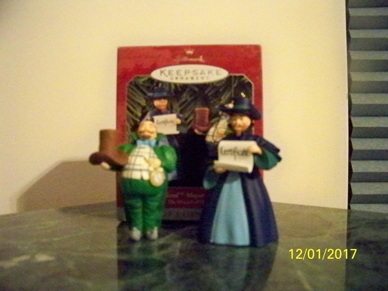 Wizard of Oz Hallmark Keepsake Mayor and Coroner  1998 set of 2 