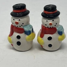 Vintage Christmas Snowman Salt And Pepper Shakers Small 2.25 in x  1.5 in W