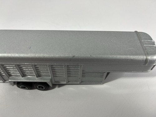 ERTL Cattle/Horse Gooseneck Double Axle Tandem Farm Trailer Toy 1/64 Diecast - Picture 8 of 8