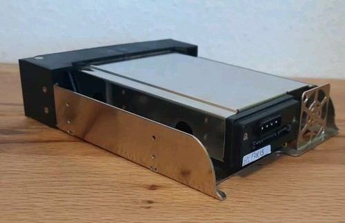 FANTEC MR-35 SATA-A 1860, Mobiles Speicher-Rack 3,5" (8.9cm) Gebraucht - Bild 3 von 4