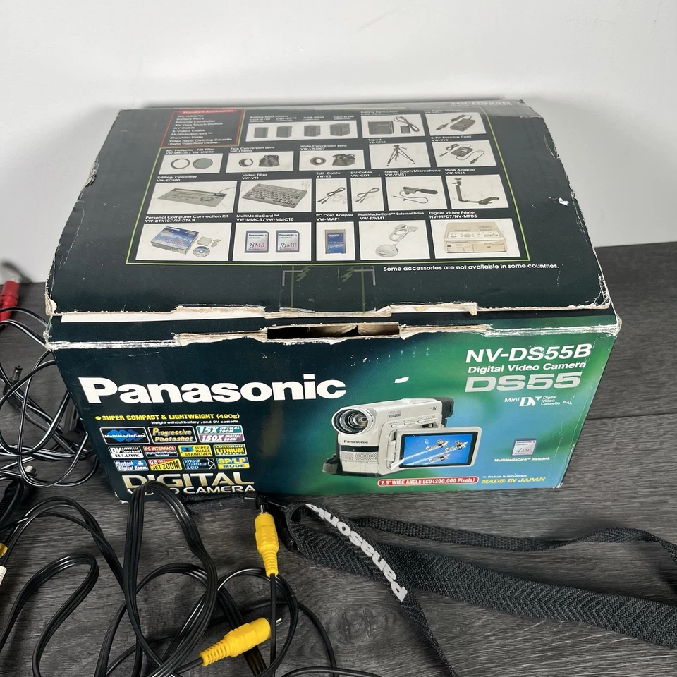 Panasonic NV-DS55 Digital Video Camera Camcorder Mini DV Boxed Retro Silver - Image 3 of 4