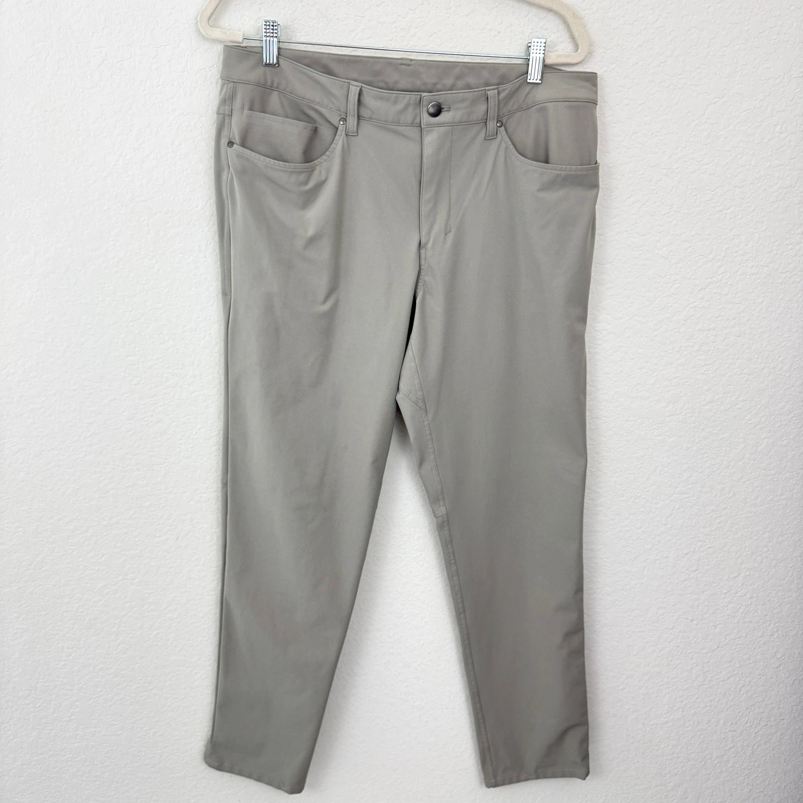 Lululemon Mens ABC Pant Slim Warpstreme Size 34 Stretch Style M5552S Riverstone