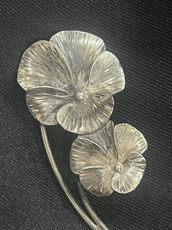 Broche broche colgante vintage Stuart NYE plata esterlina pensamiento flor necesita reparación Foto 2 de 4