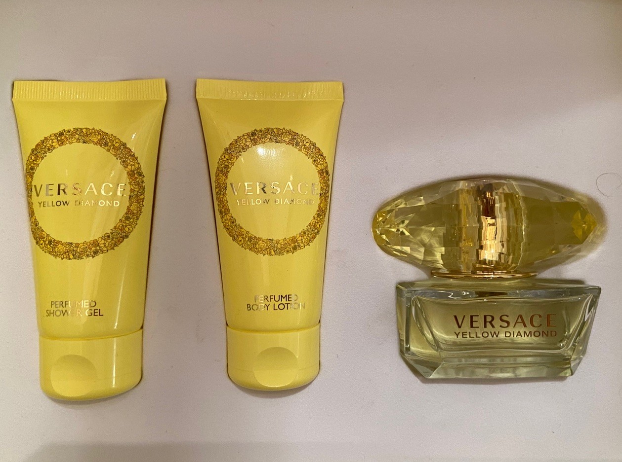 Versace Yellow Diamond 3-piece Set NIB, Eau de Toilette, Sho