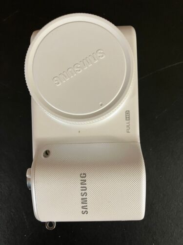 Samsung NX2000 20.3MP Digital Camera - White (Body Only) + 2 battery chargers