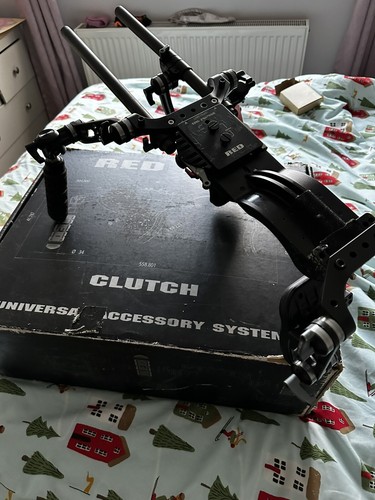 RED PRO Digital Cinema The CLUTCH Universal Shoulder Mount Camera Support Rig - Picture 4 of 7