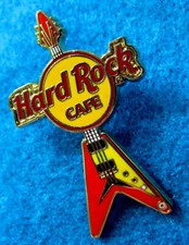 COLLECTOR CLUB GIVEAWAY MINI RED YELLOW FLYING V GUITAR GOLD Hard Rock Cafe PIN