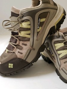 columbia techlite walking shoes