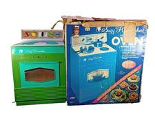 Vintage Topper 1968 SUZY Homemaker Oven Toy W/ Original Box Works
