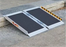FACHNUO 2-Foot Portable Wheelchair Ramp