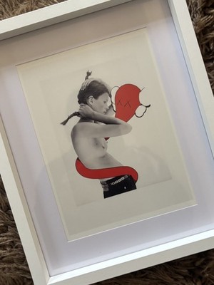 Set 4 x KAWS NGV ''Kate Moss'' gerahmte Kunstkarten / Drucke - 2019