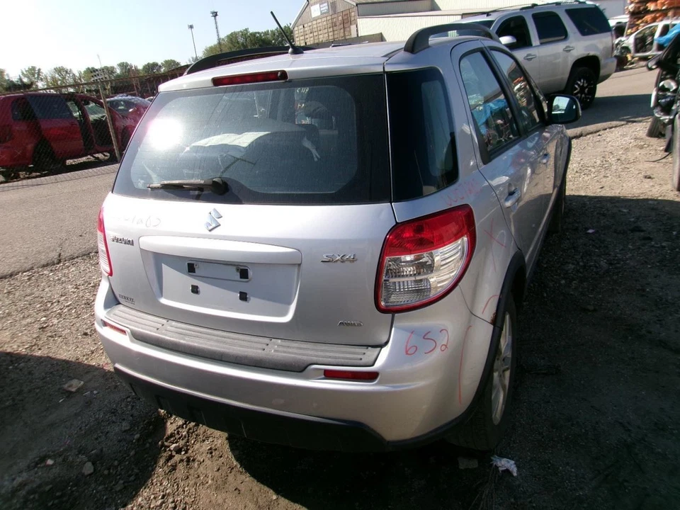 Trunk/Hatch/Tailgate Hatchback Conventional Ignition Fits 07-13 SX4 2166731 Foto 4 de 4