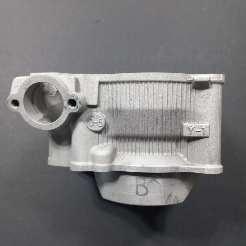 2006 Yamaha YZ250F WR250F цилиндр кувшин двигателя верхний конец OEM 01-13 YZ 250F - Изображение 4 из 4