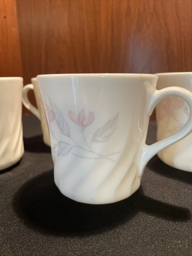 Set Of 4 Corelle Corning Porcelain Cups Mugs Swirled Rose Pink Trio 10 Oz