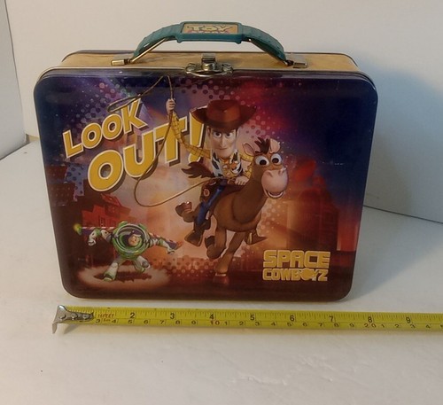 2012 Disney Toy Story Tin Storage, Lunch box "Space Cowboyz" w/ Woody & Buzz - Picture 9 of 10