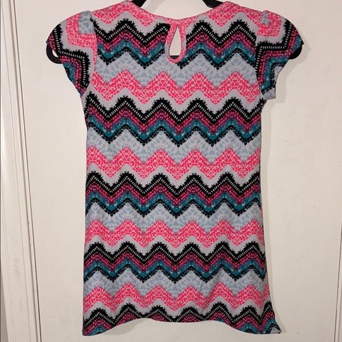 Faded Glory Pink and Blue Zigzag Short Sleeve Tee - Picture 5 of 5