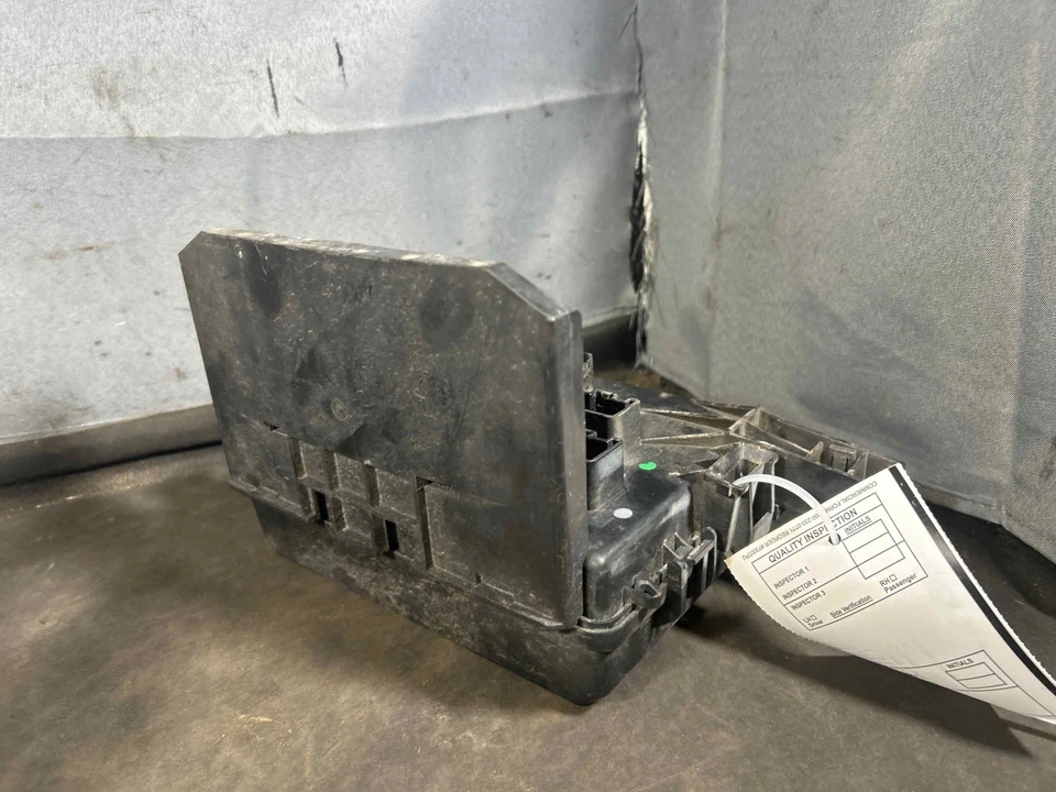 Fits 2009-2010 Dodge Charger Engine Fuse Box OEM:4692270AD - Image 4 of 4