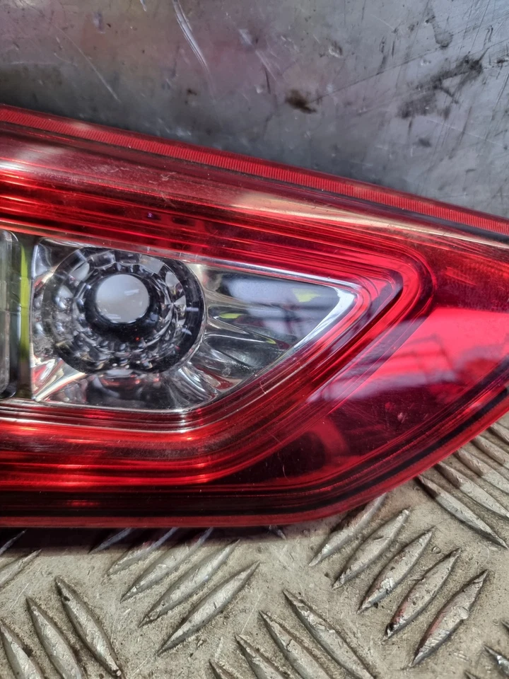 TOYOTA YARIS TAILGATE LIGHT REAR LEFT BOOT LIGHT 1.5L PET AUTO HATCHBACK 2017 - Image 3 of 4
