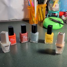 Avon & Revlon Nail Polish Assortment Gel Fini...