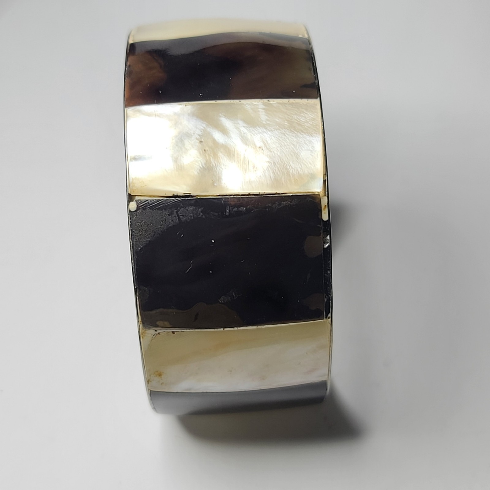 Vintage Shell Bangle Bracelet - image 4