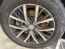 Used Wheel fits: 2020 Volkswagen Tiguan 17x7 alloy 10 spoke narrow spoke Grade A