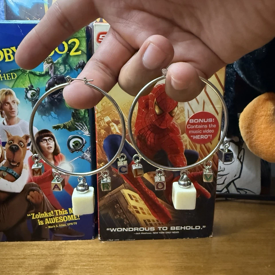 Marc Jacobs Pendientes Aro Plata con Cuentas Blancas Foto 2 de 3