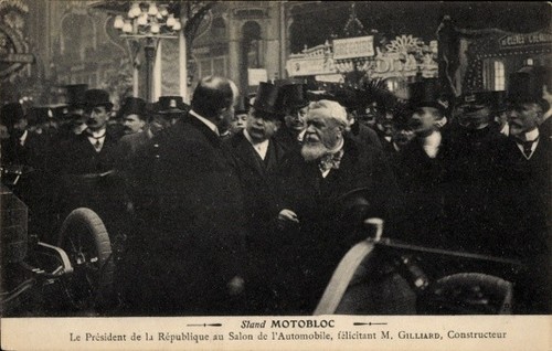 CPA Le Président de la République au Salon de l'Automobile,... - 4472540