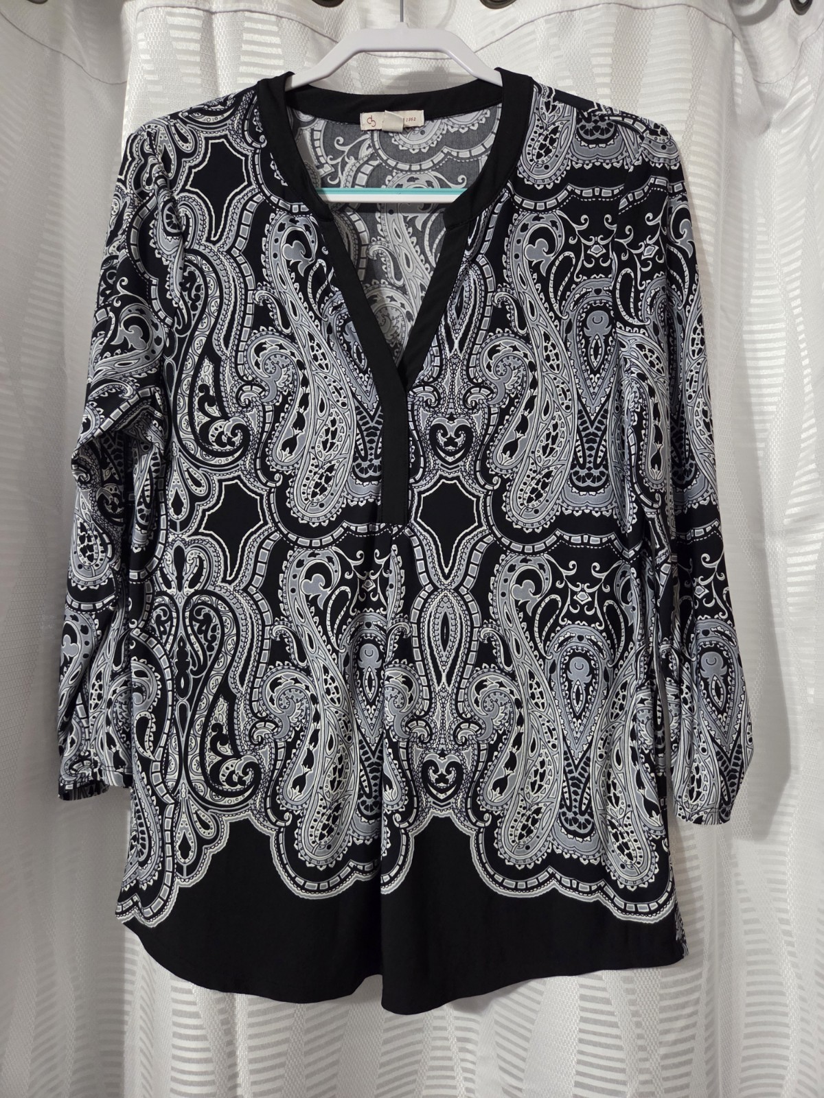 Womens 3/4 Sleeve Paisley Print Blouse