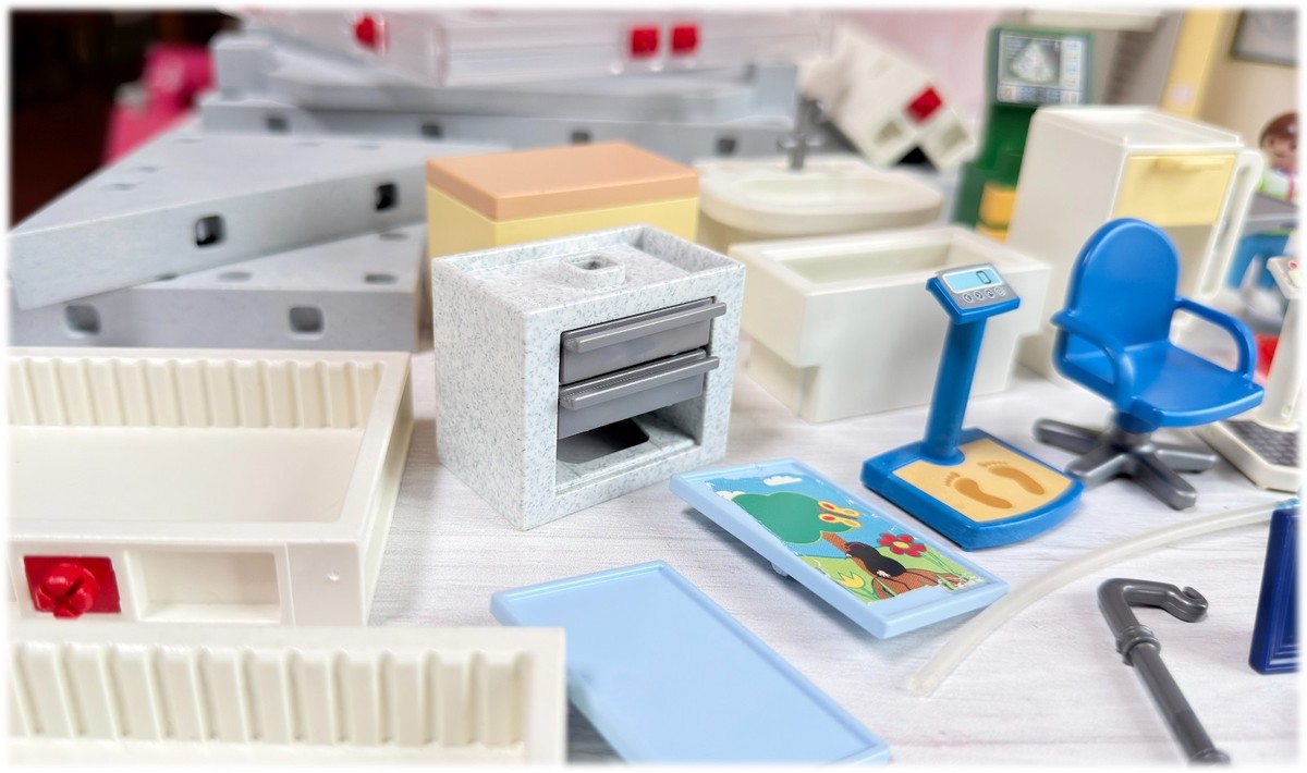 PLAYMOBIL Hospital Play Box 9110 4404 4405 6295 Clinic Pcs