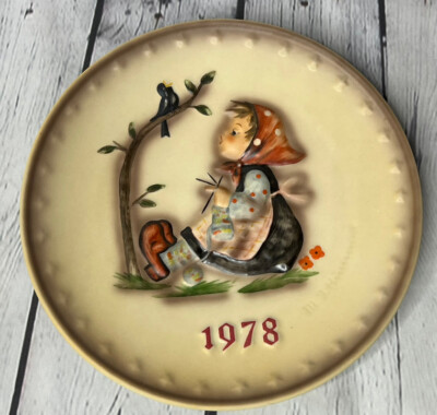 1978 Hummel Annual Plate Goebel Hum 271 Original Box Singing Girl with Blackbird