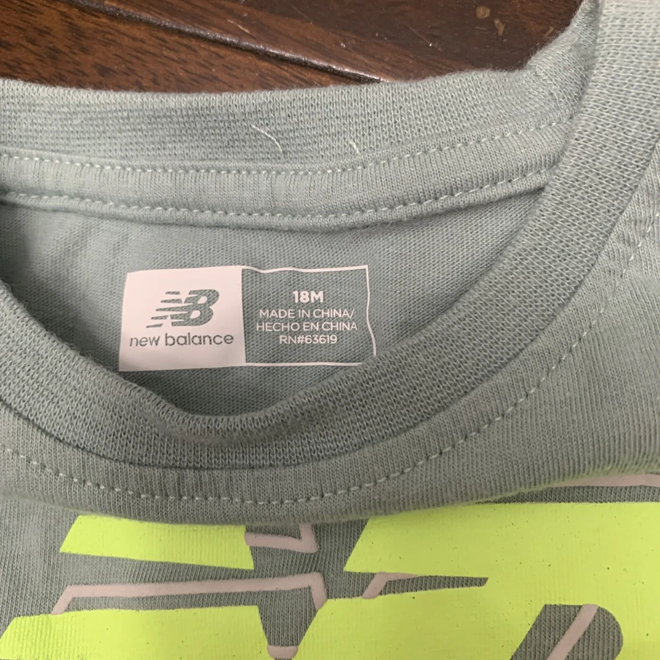 Camiseta New Balance verde menta para niños 18 meses Foto 3 de 4