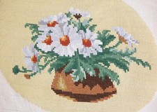 Fine Needlepoint Tapestry Daisies Daisy Floral Bouquet Vtg 1960s