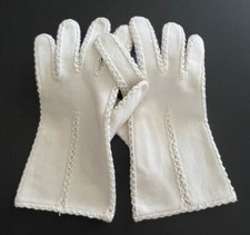 Wear Right Vintage Dressy Elegant Girl  s Gloves Size 6 1/2 Small Germany White