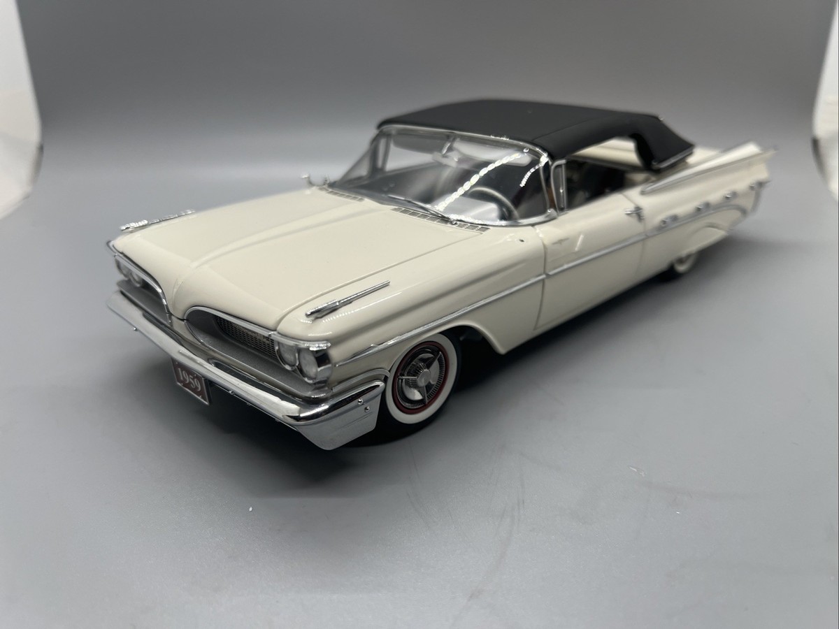Danbury Mint 1959 Pontiac Bonneville Convertible 1/24 Diecast
