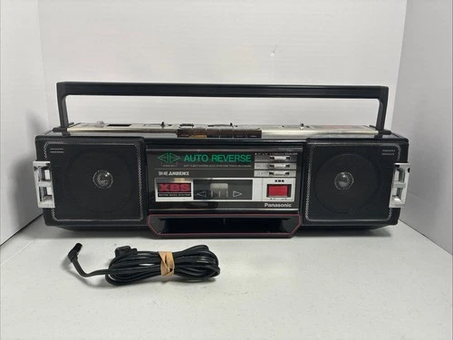 Panasonic RX-FM40 XBS AM/FM Cassette Boombox. Vintage '80s.  Works.