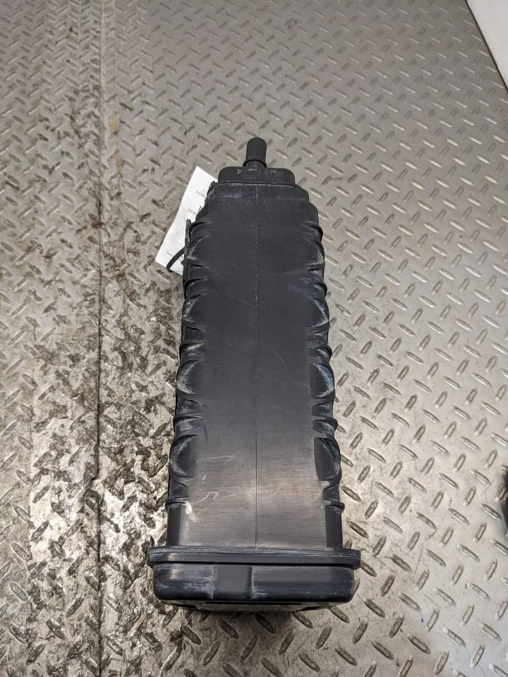 Bote de vapor GM 2021-2024 Chevy Express 2500 3500 GMC Savana 84555 1178706 OEM Foto 4 de 4