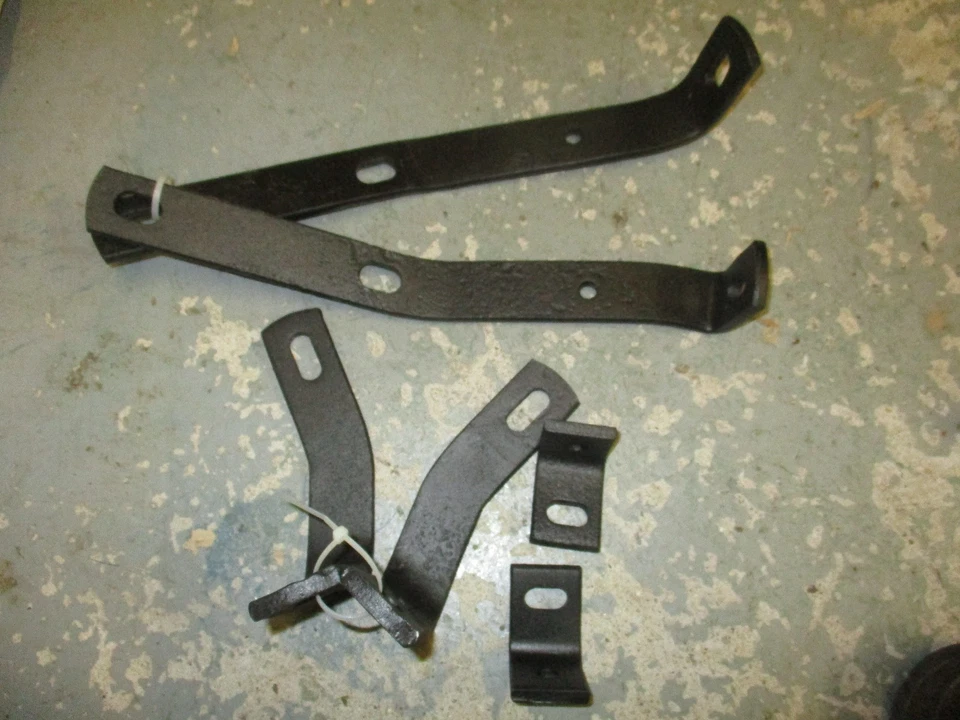 Juego de soportes parachoques delantero Jaguar MK2 Daimler V8-250 1959-67 Foto 2 de 2