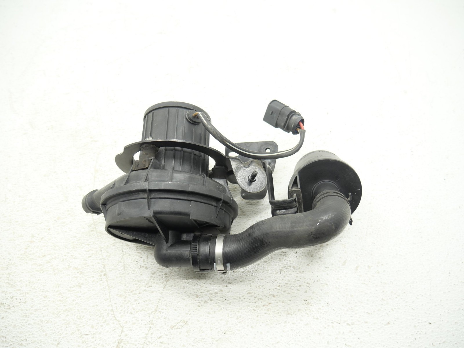 Audi R8 Spyder 2017-2023 Left Secondary air pump P/N 4S0906601A