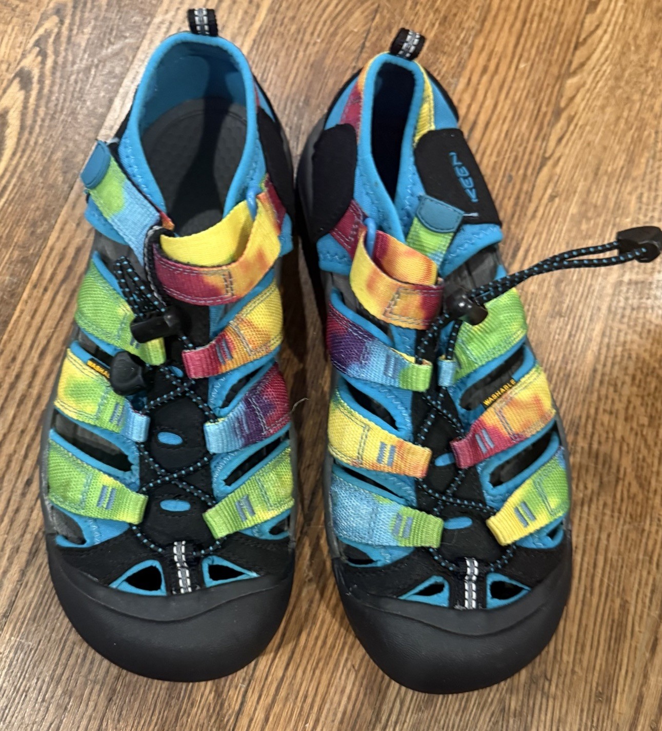 Sandali Newport Keen Rainbow Tie Dye in ottime condizioni scarpe da acqua impermeabili da donna taglia 6