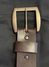 BROWN LEATHER BELT - FULL GRAIN STEER HIDE - MADE IN THE USA - L 54" - W 1 1/4"