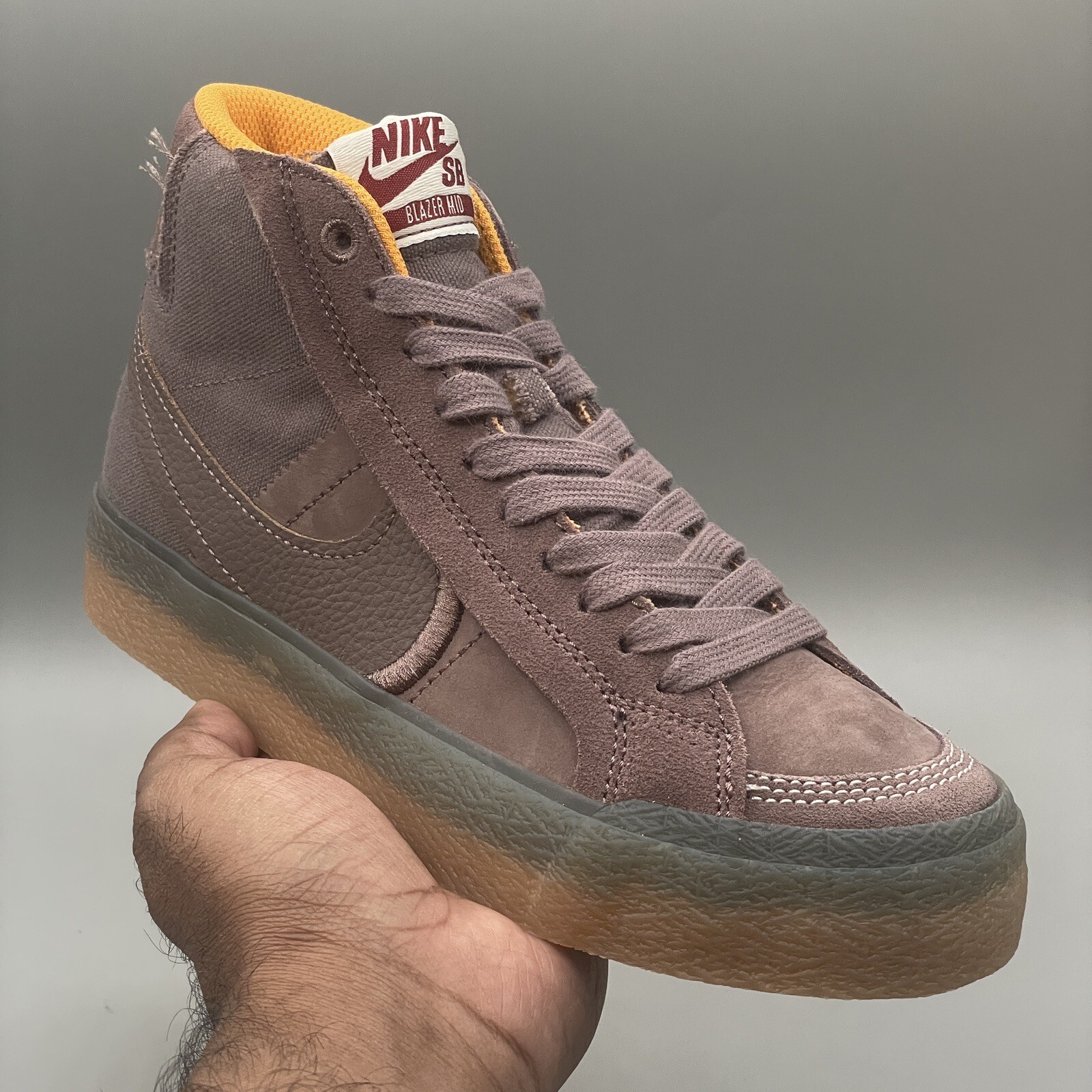 Nike SB Zoom Blazer Mid PRM Plus Brown Gum DV5468 200 - SIZE 4 MENS /5.5WOMENS