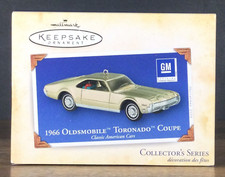 Hallmark Keepsake Ornament 2004 - 1966 Oldsmobile Toronado Coupe Classic Cars