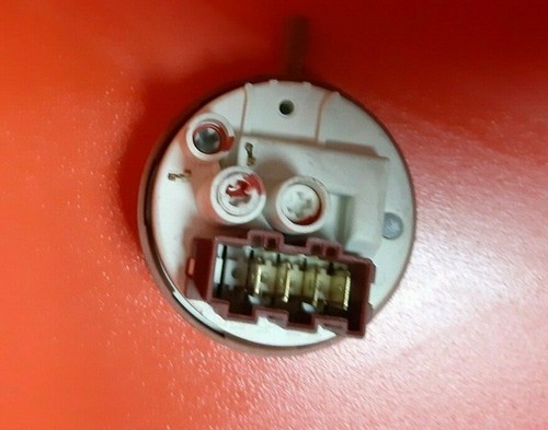 Waschmaschine HOTPOINT WDL520G Druckschalter