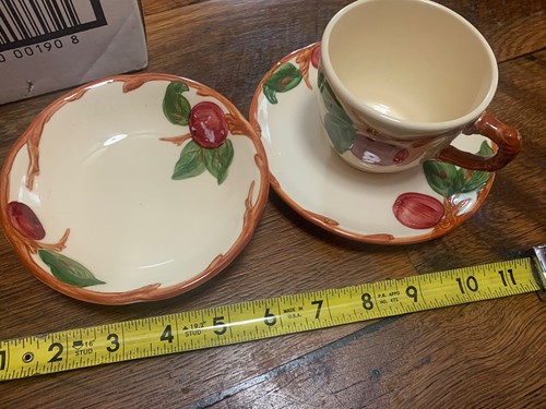 25 PC Set Vintage Franciscan Apple TEA DEMITASSE CUP SAUCERS SMALL BOWLS USA - Picture 2 of 5